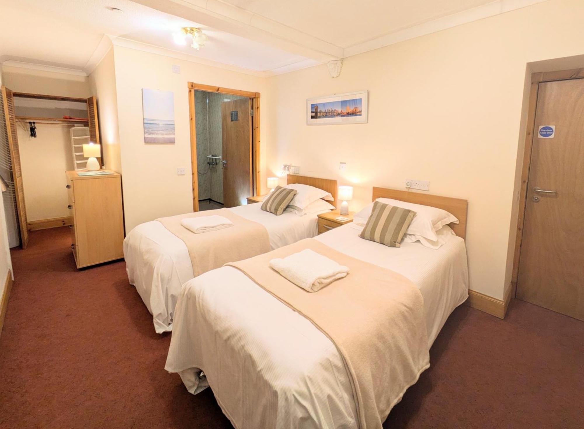 Hollybank - Ensuite Room & Use Of Large Shared Kitchen Дъмфрийс Екстериор снимка