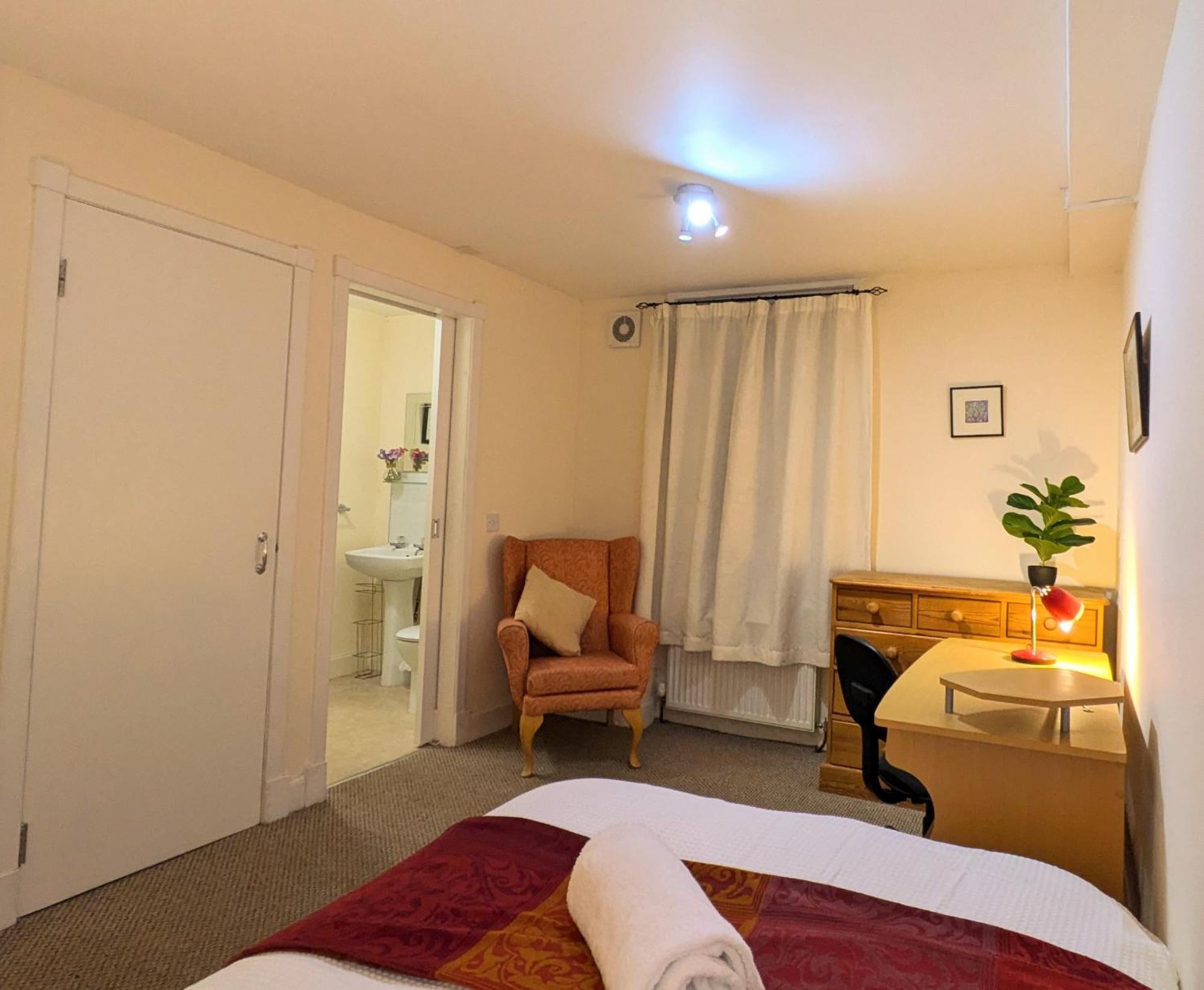 Hollybank - Ensuite Room & Use Of Large Shared Kitchen Дъмфрийс Екстериор снимка